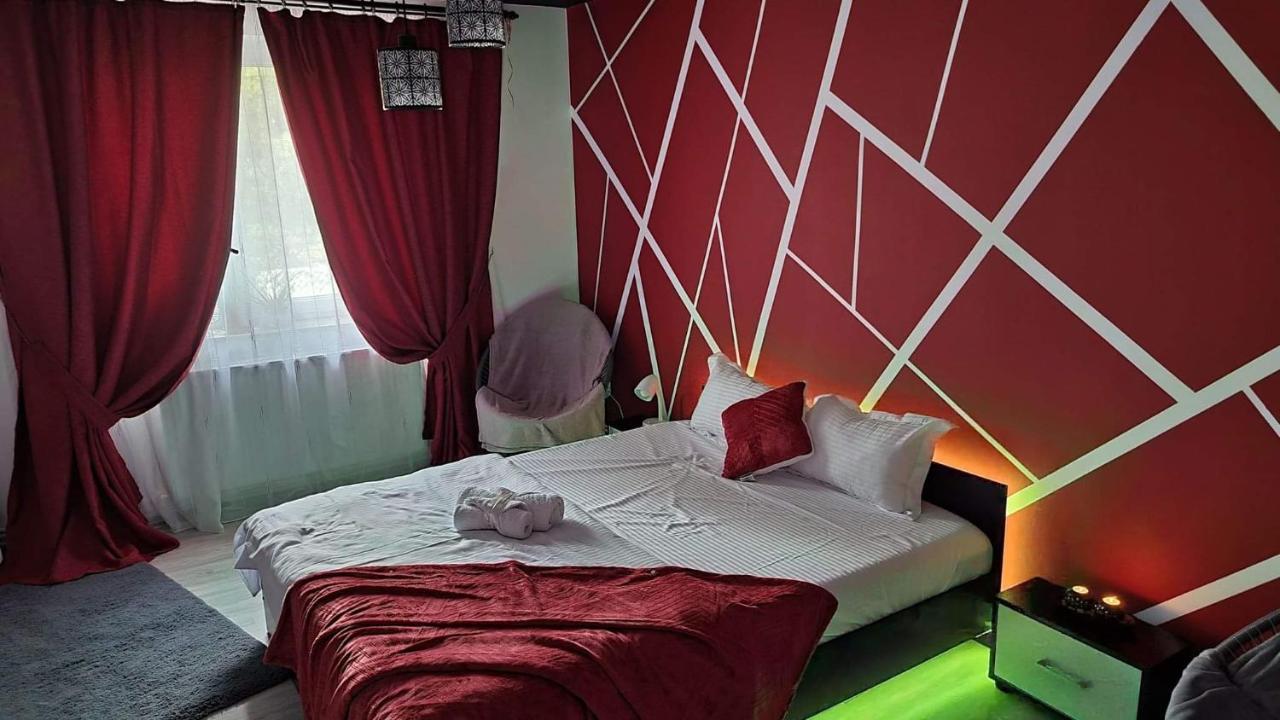 Appartement Studio Vale à Hunedoara Extérieur photo